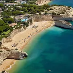 The Boathouse With Sea View דירה