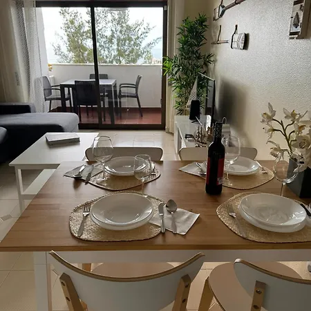 The Boathouse With Sea View * Porches (Algarve)