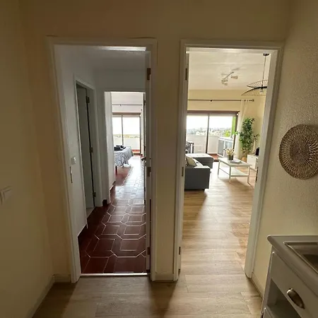 The Boathouse With Sea View Apartment *