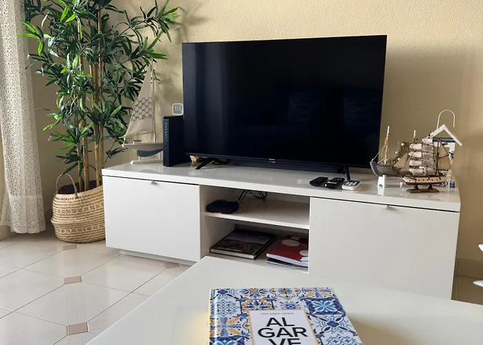 The Boathouse With Sea View 아파트