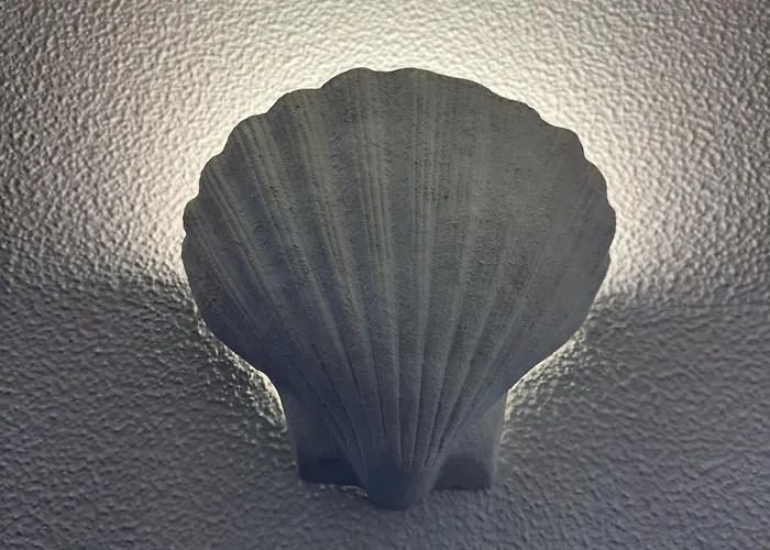 The Boathouse With Sea View 아파트