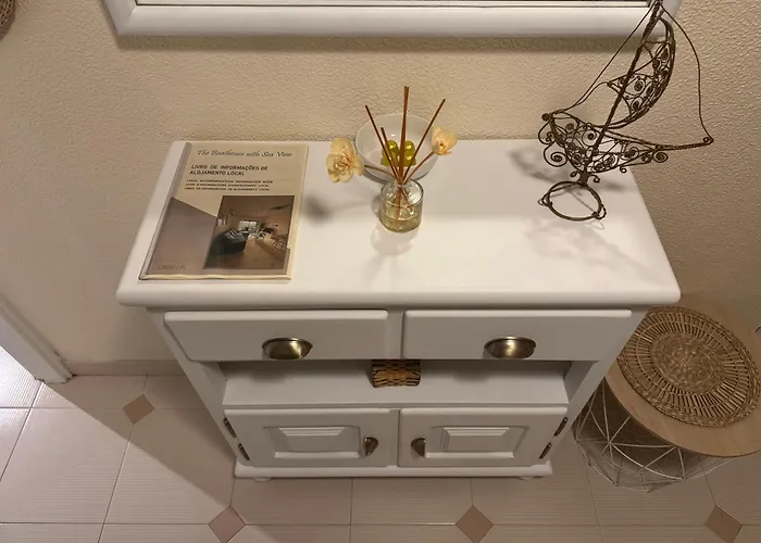 The Boathouse With Sea View Porches (Algarve)